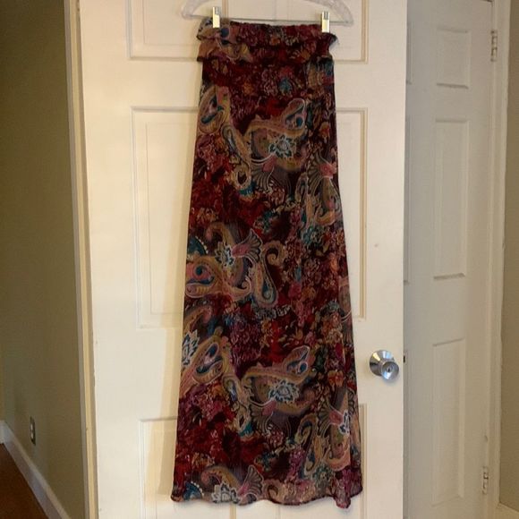 Maxi dress beautiful colors size small - Picture 3 of 7